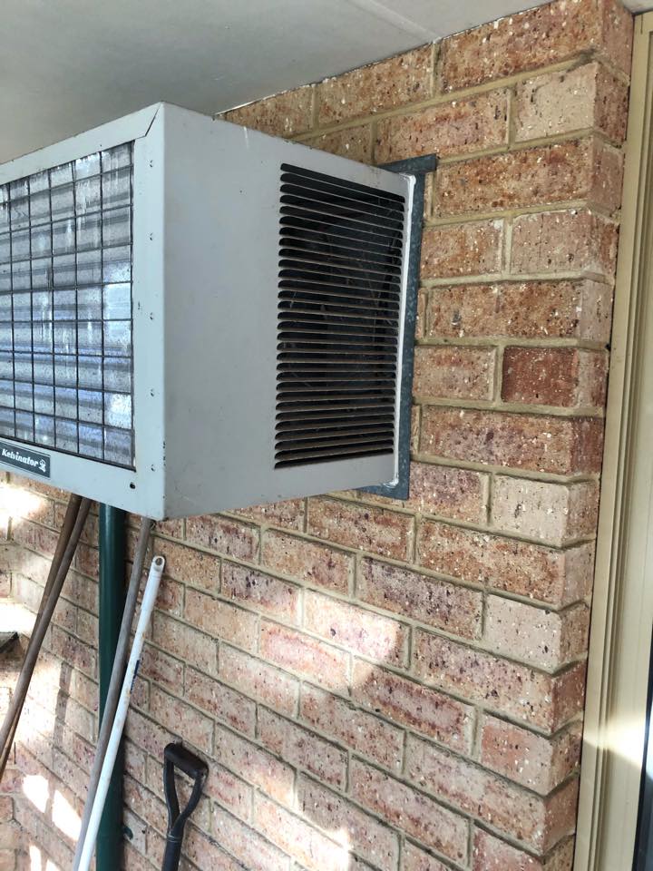 Old Airconditioner removal & repair - BEFORE